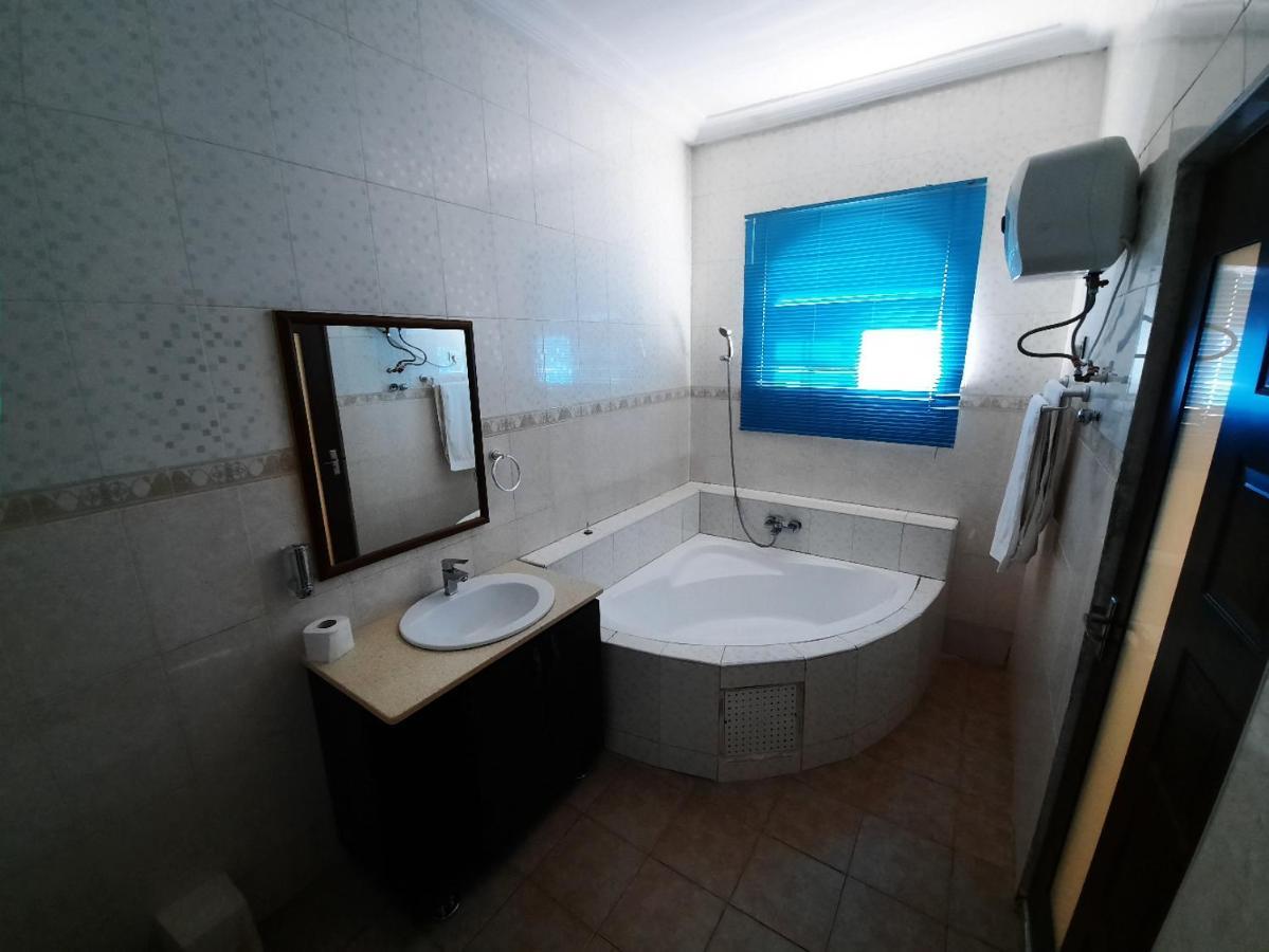 Afri-Royal Hotel Accra Kültér fotó