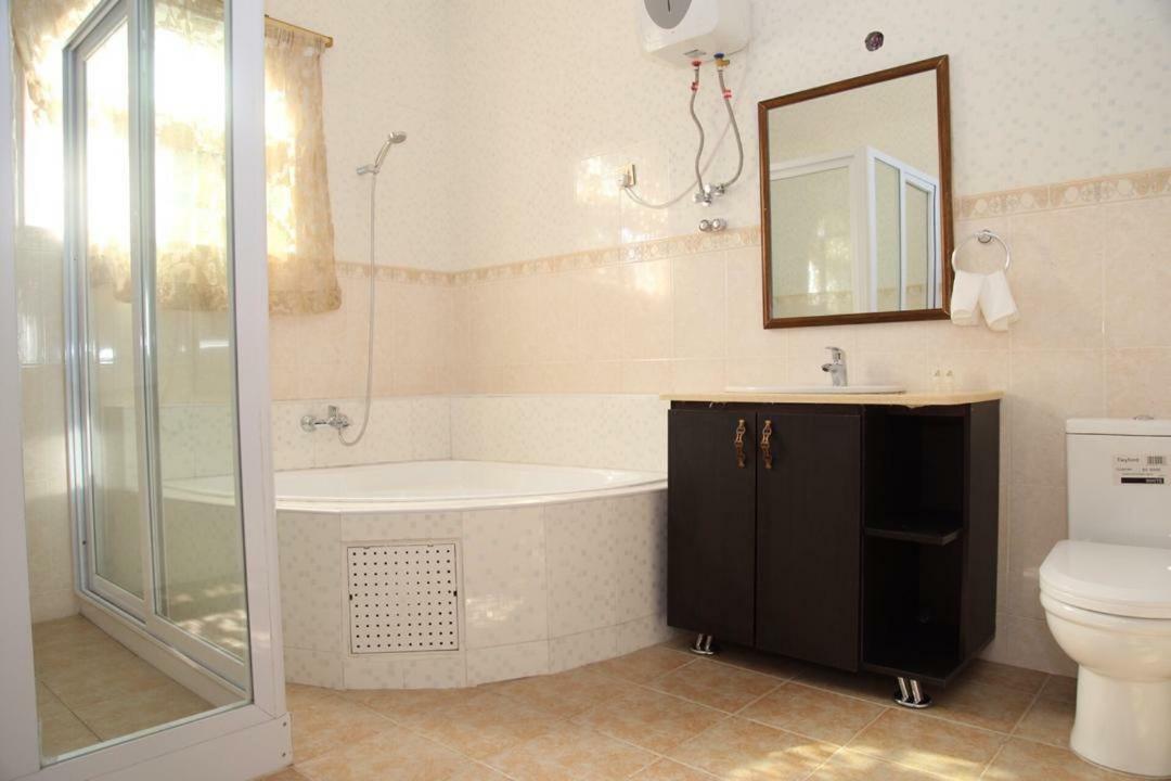 Afri-Royal Hotel Accra Kültér fotó